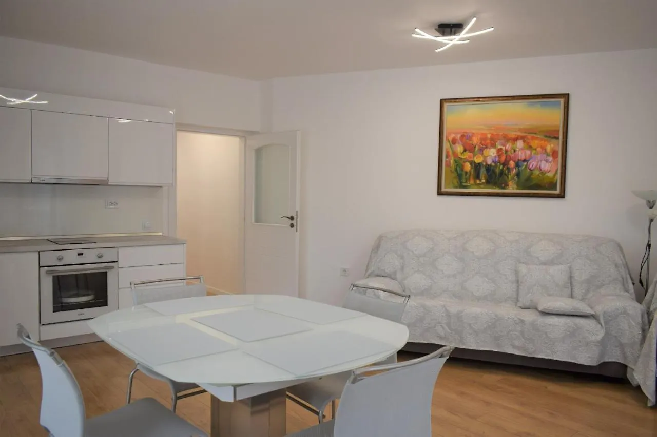 Top Center Apartment Gramophone With Private Parking Burgas Bulgaria