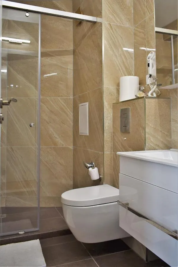 Top Center Apartment Gramophone With Private Parking Burgas