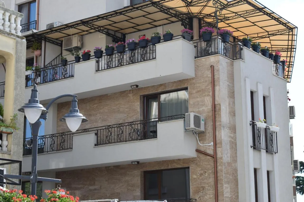 Top Center Apartment Gramophone With Private Parking Burgas