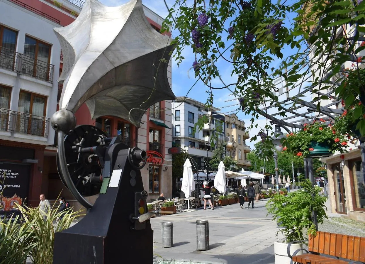 Top Center Apartment Gramophone With Private Parking Burgas