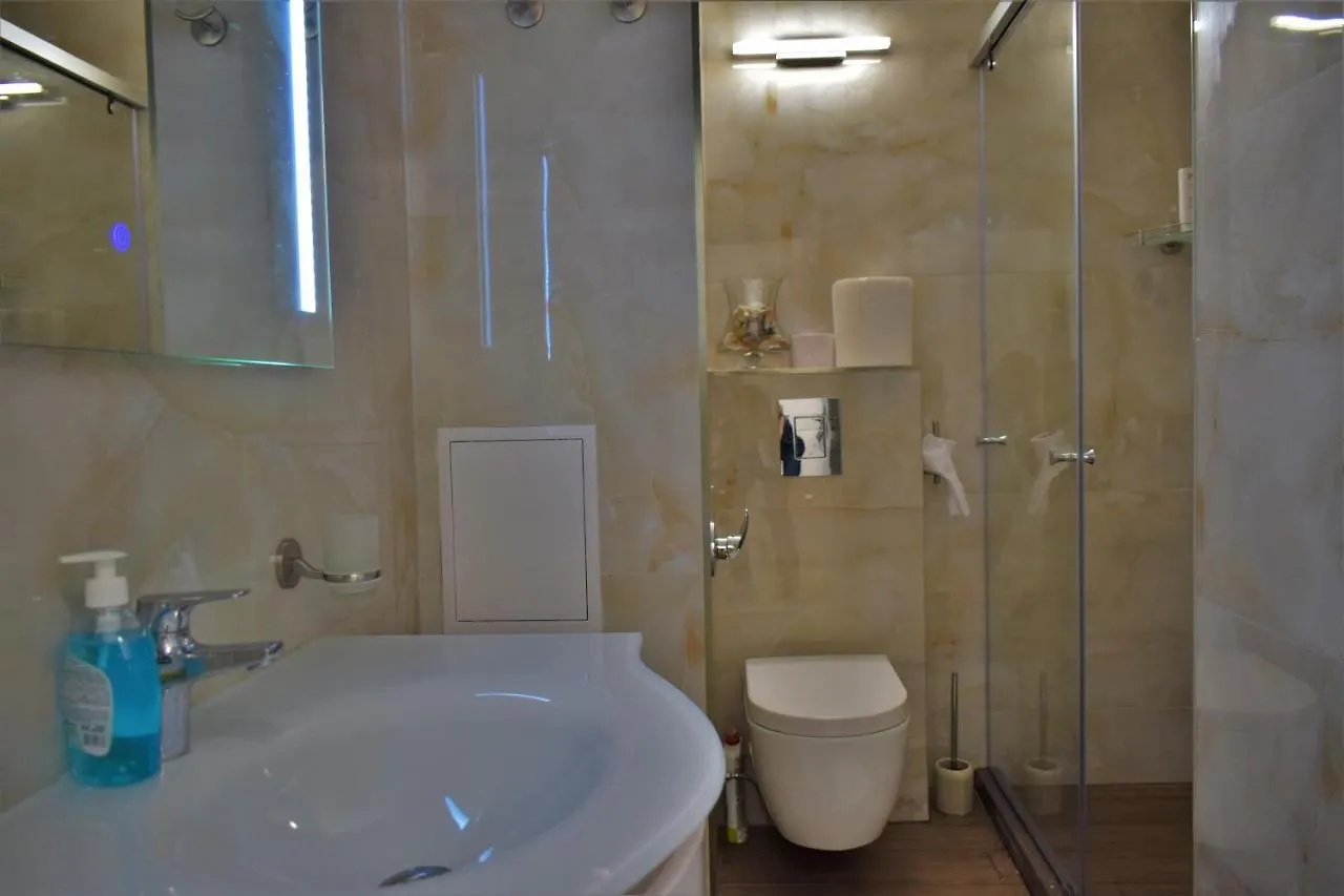 Top Center Apartment Gramophone With Private Parking Burgas